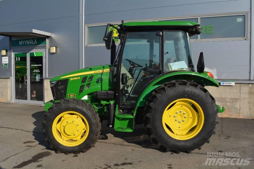 John Deere 5058E Traktori