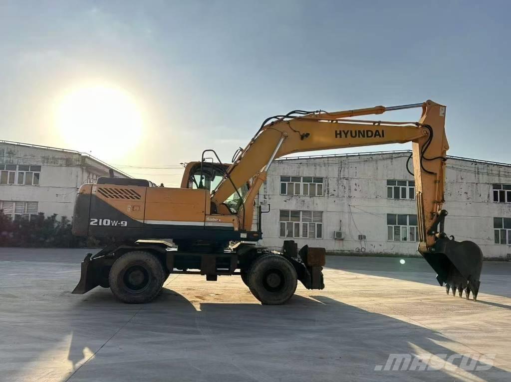 Hyundai 210W-9 Bageri na kotačima