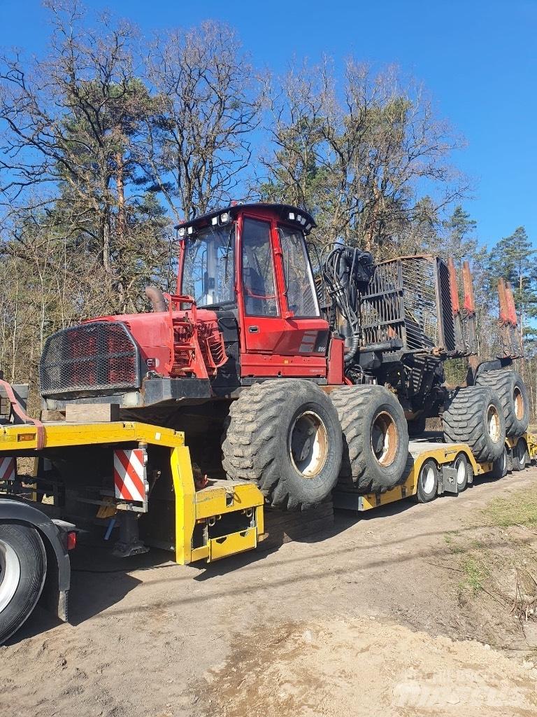 Komatsu 895 Forvarderi