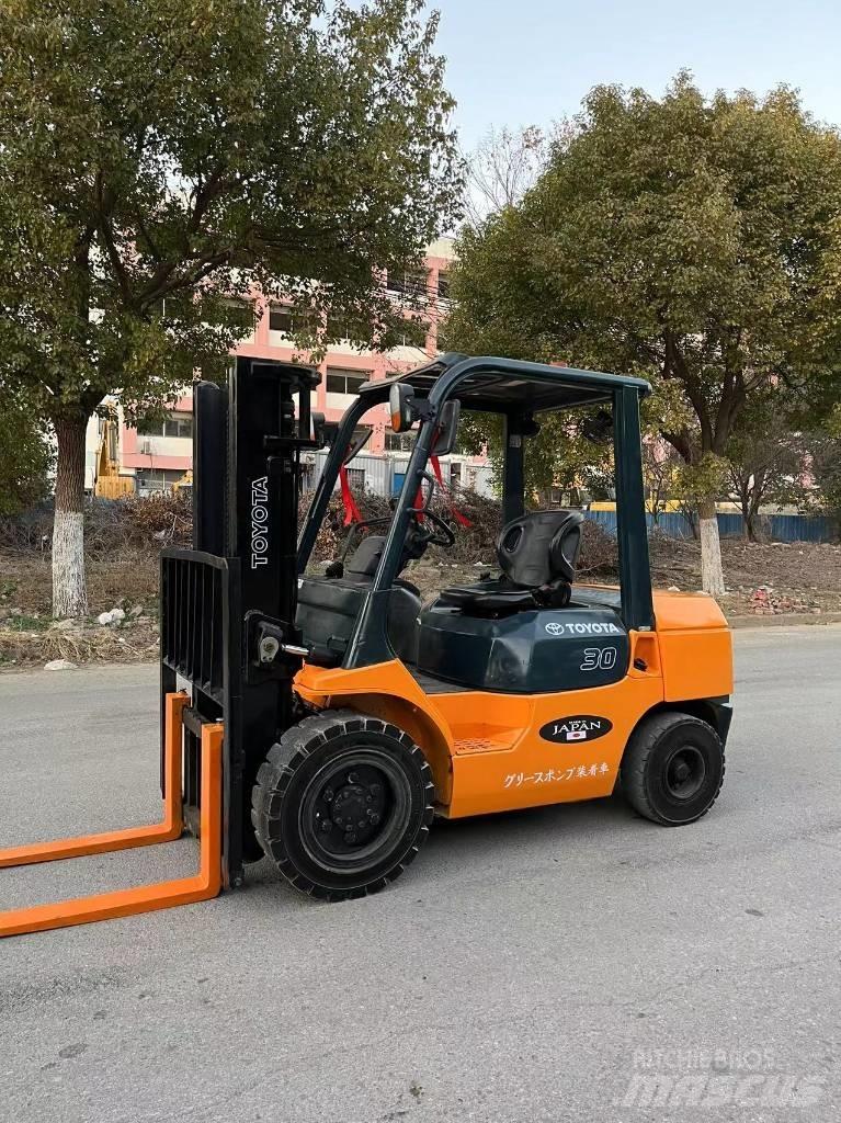 Toyota 7 FDN 30 Dizelski viličari