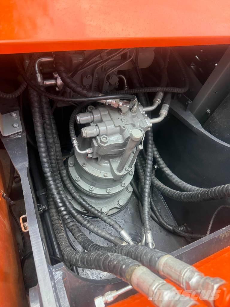 Hitachi ZX200 Bageri gusjeničari