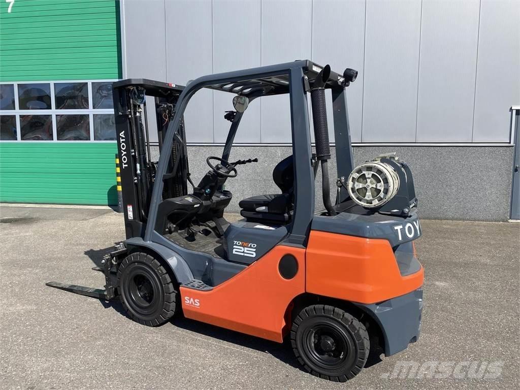 Toyota 02-8FGF25 Plinski viličari