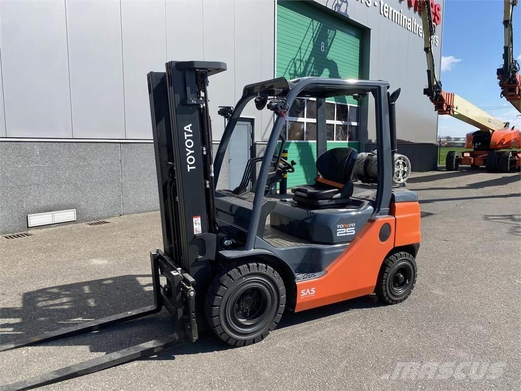 Toyota 02-8FGF25 Plinski viličari