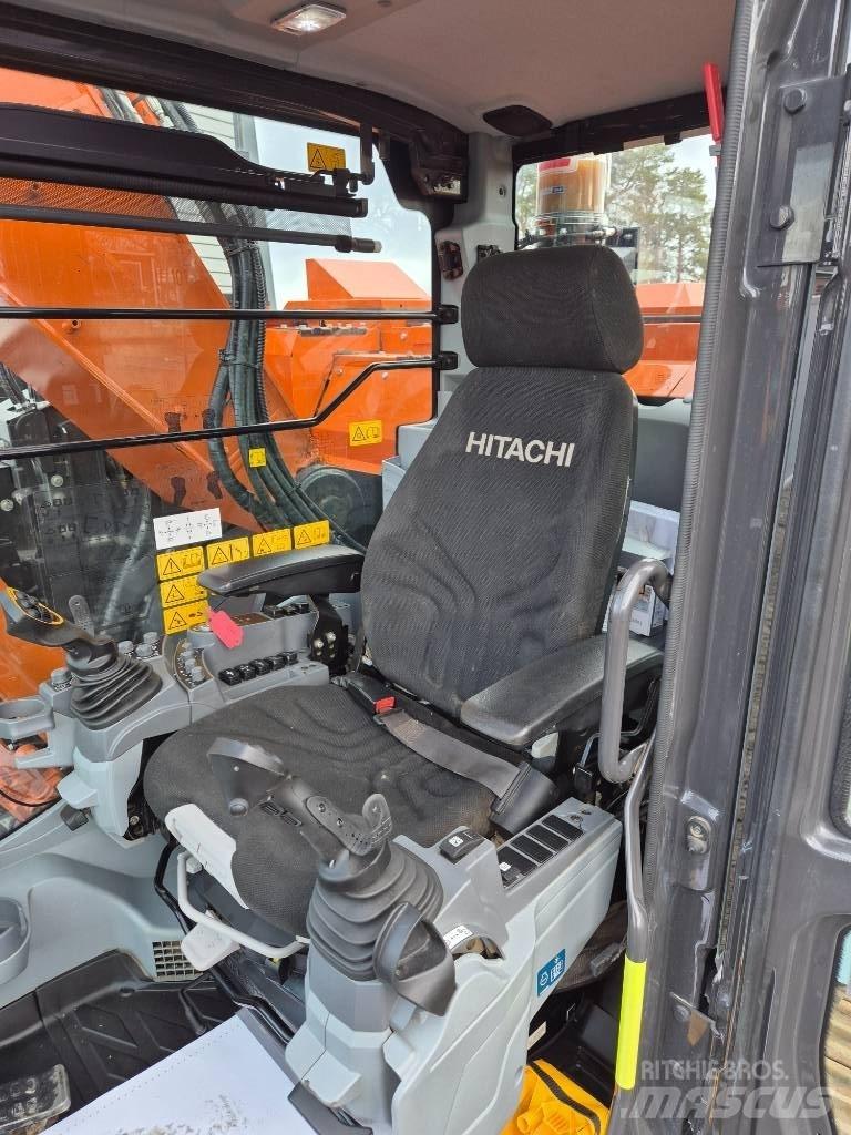 Hitachi ZX 135 US -7 Bageri gusjeničari
