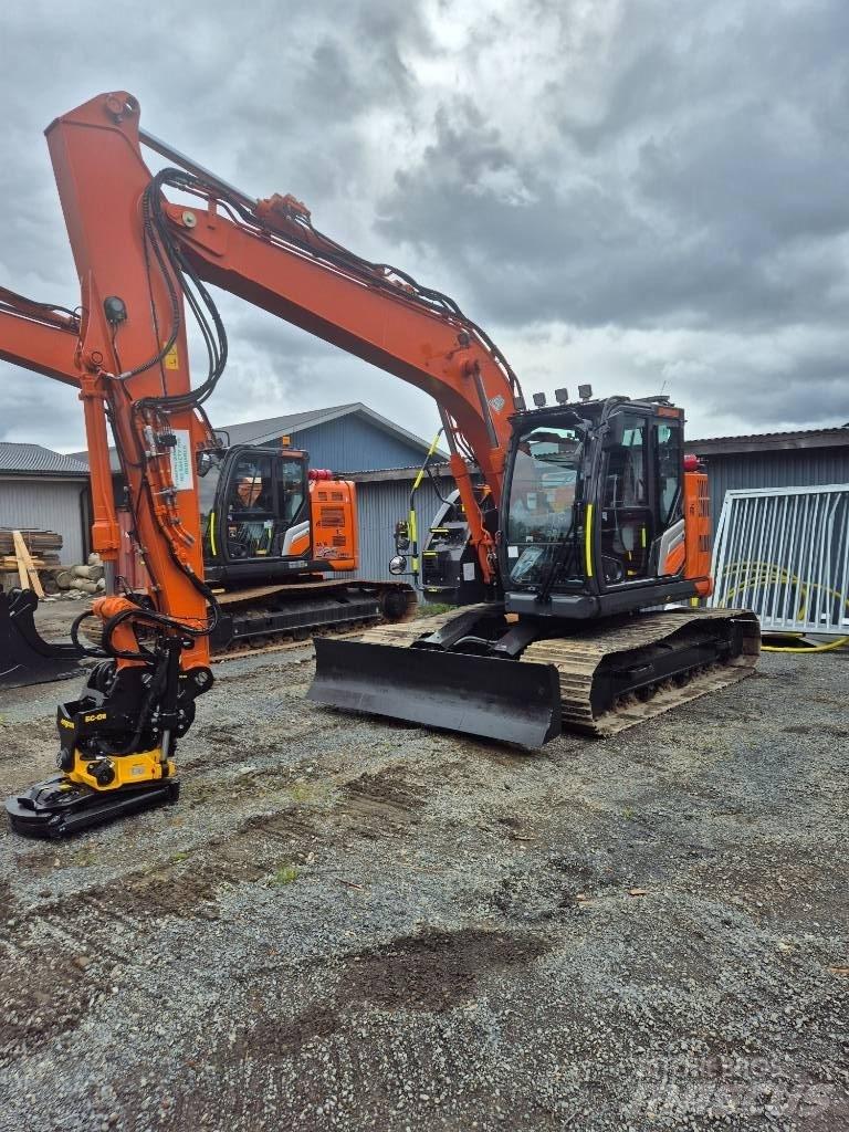 Hitachi ZX 135 US -7 Bageri gusjeničari