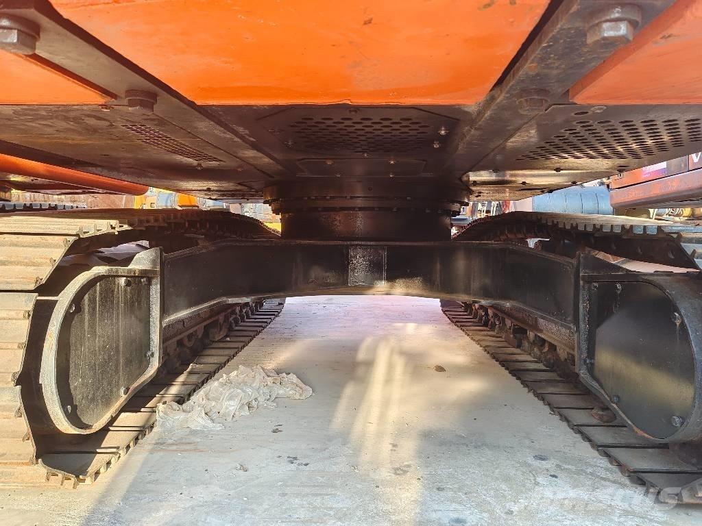 Hitachi ZX 210 Bageri gusjeničari