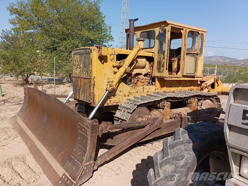 Komatsu D 85 A-12 Buldožeri gusjeničari