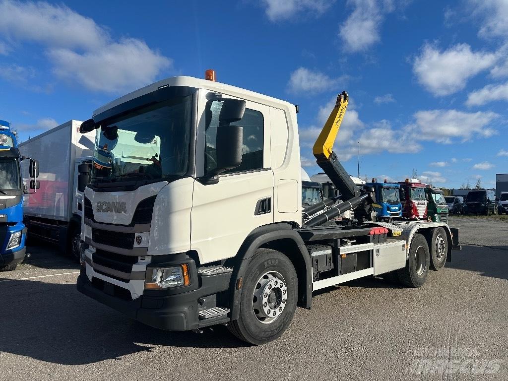 Scania P 360 Rol kiper kamioni s kukama za dizanje