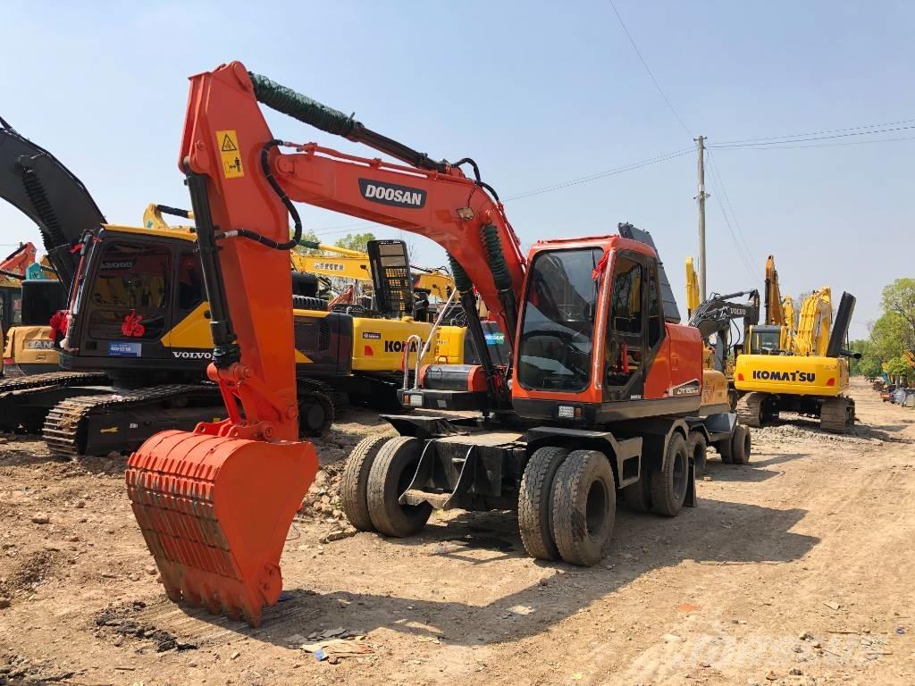 Doosan DX150W Bageri na kotačima