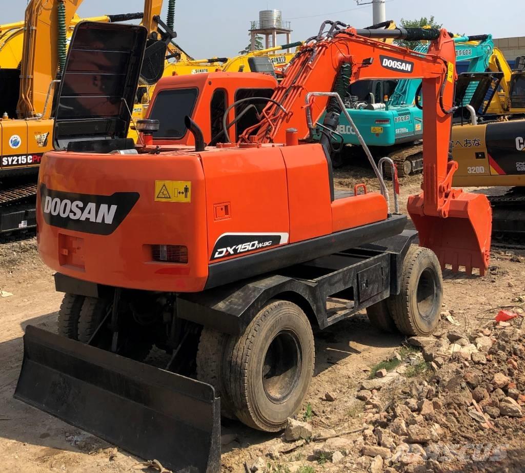 Doosan DX150W Bageri na kotačima