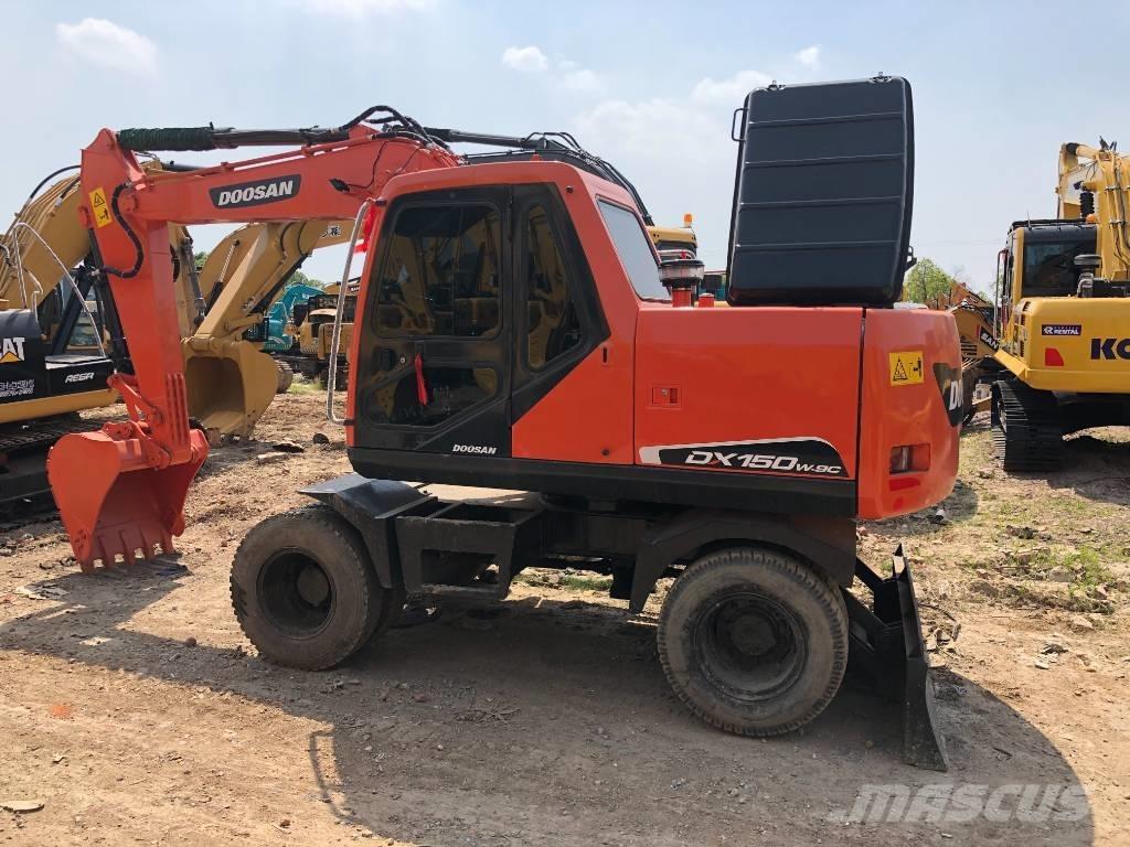 Doosan DX150W Bageri na kotačima