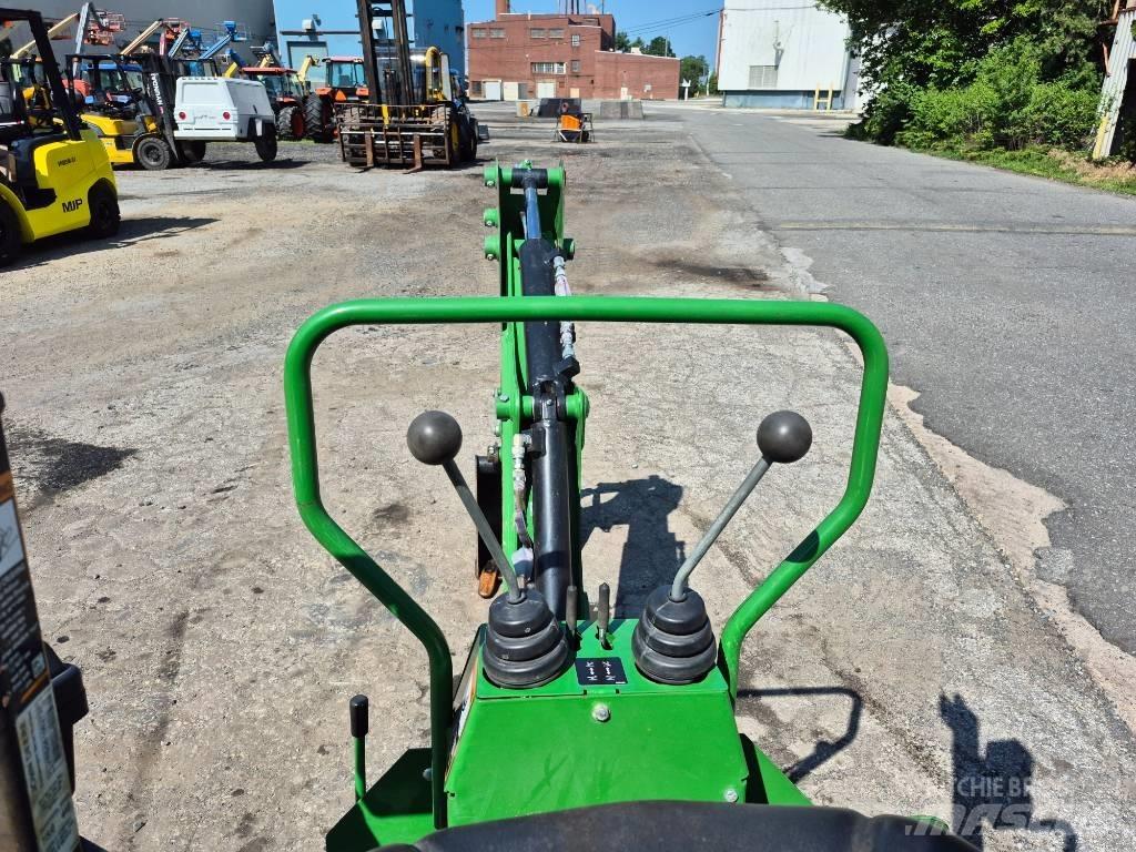 John Deere 1025 R Traktori