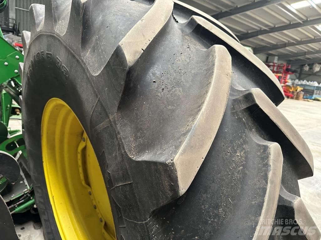 John Deere 6195 R Traktori