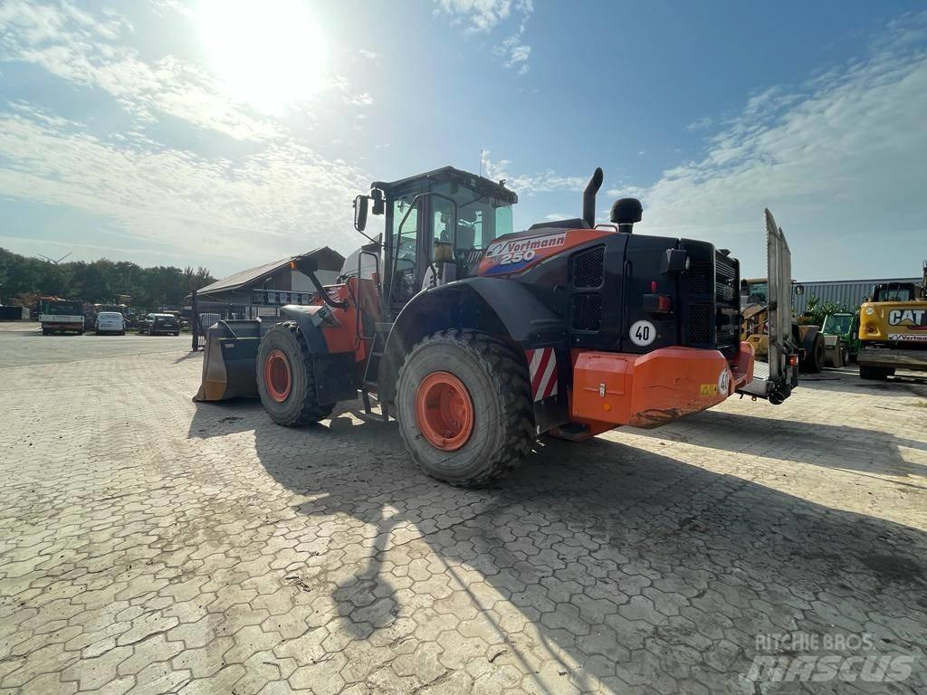 Hitachi ZW 250-6 Utovarivači na kotačima