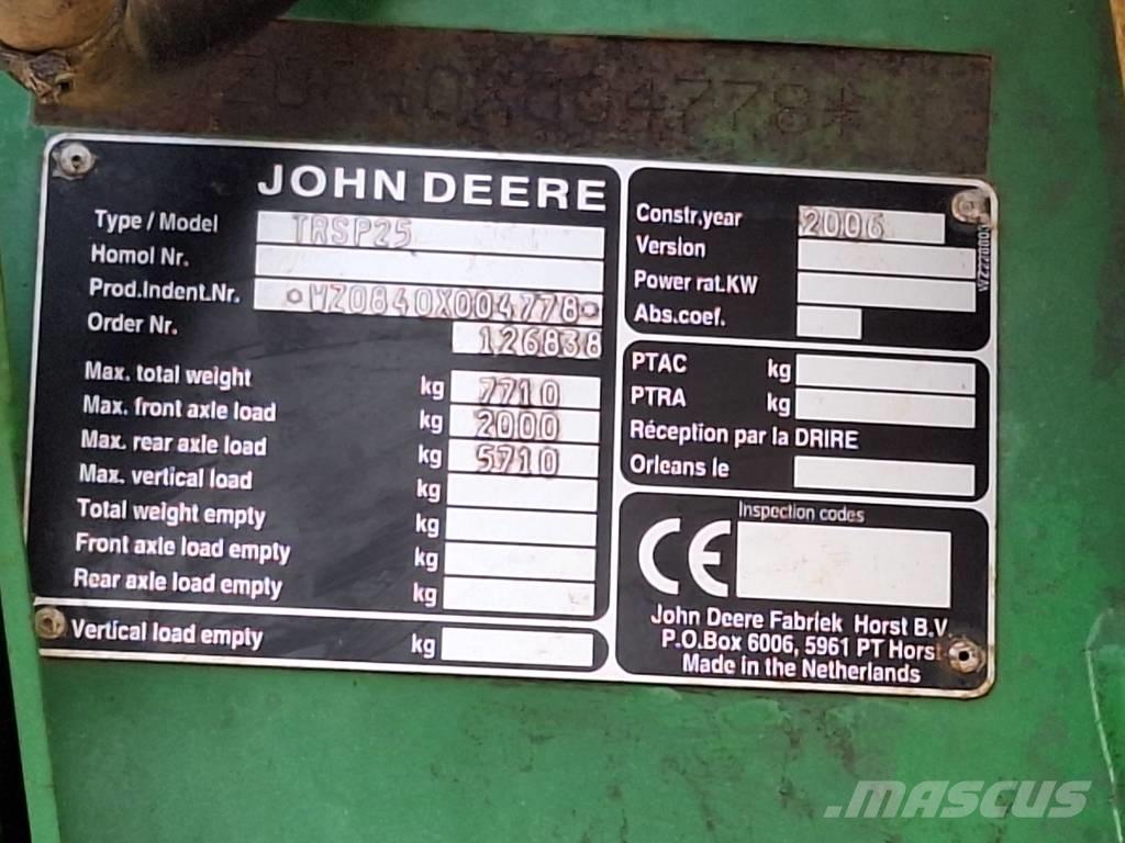 John Deere 840 Vučene prskalice