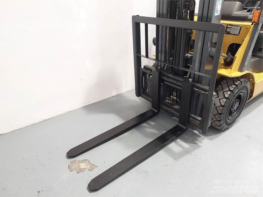 CAT DP18NTD Dizelski viličari