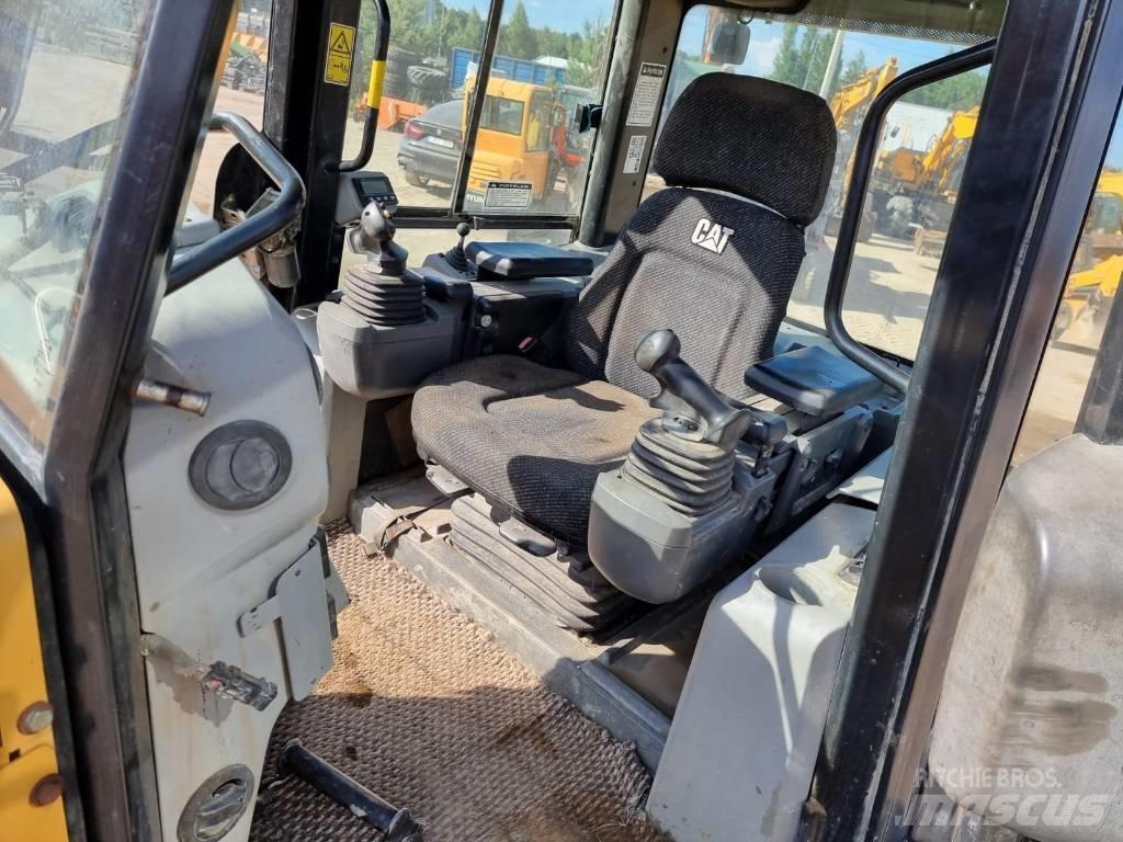 CAT D 6 K LGP Buldožeri gusjeničari