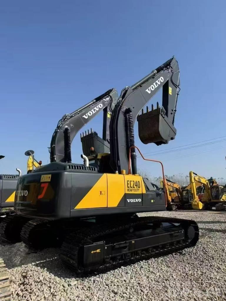 Volvo EC 240 Bageri gusjeničari