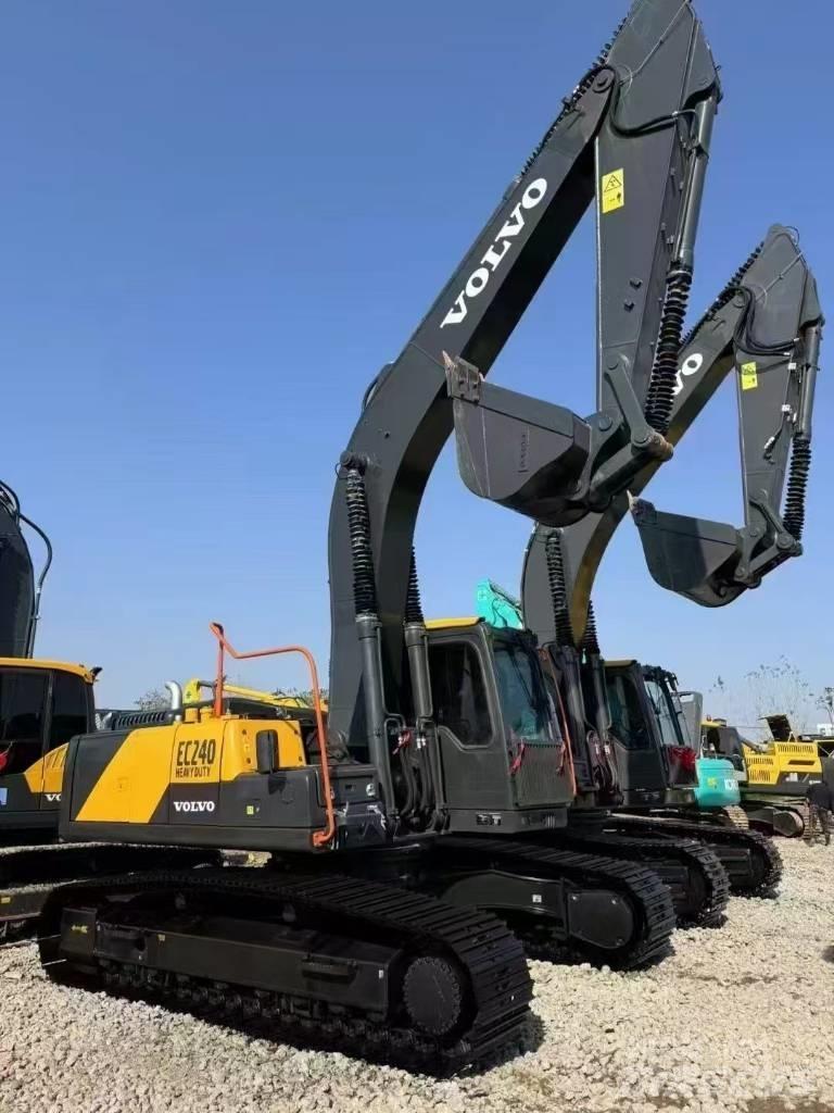 Volvo EC 240 Bageri gusjeničari