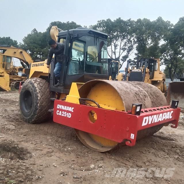 Dynapac CA 251 D Valjci sa jednim bubnjem