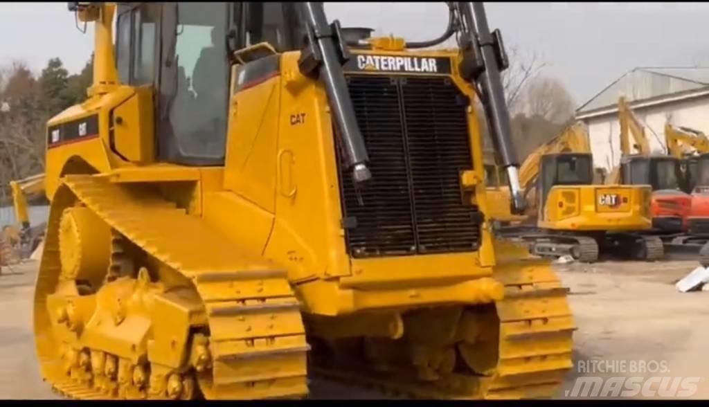 CAT D 8 T Buldožeri gusjeničari
