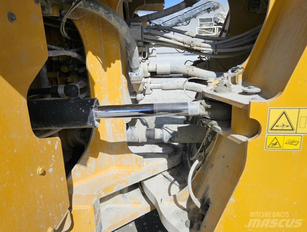 CAT 982 M Utovarivači na kotačima