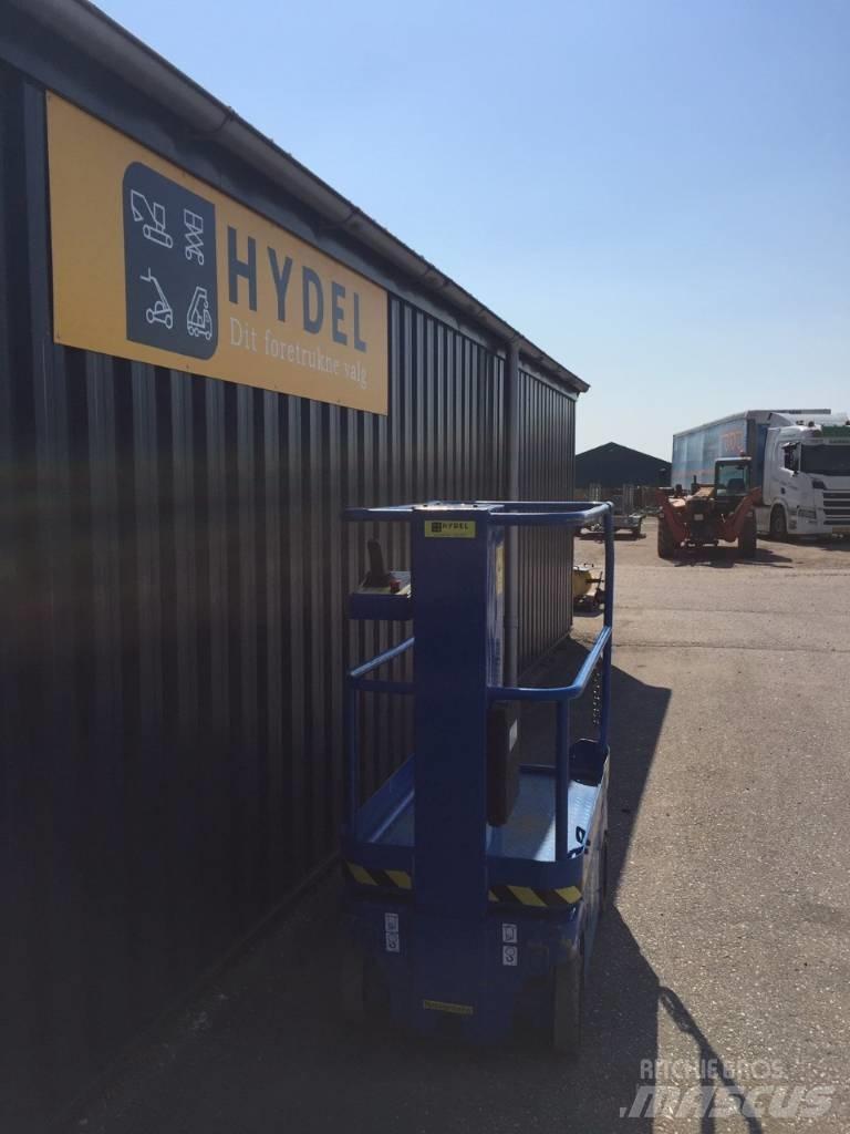 UpRight TM12 Vertikalne radne podizne platforme