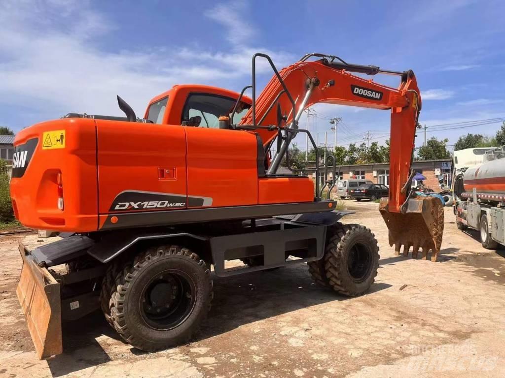 Doosan DH150W Bageri na kotačima