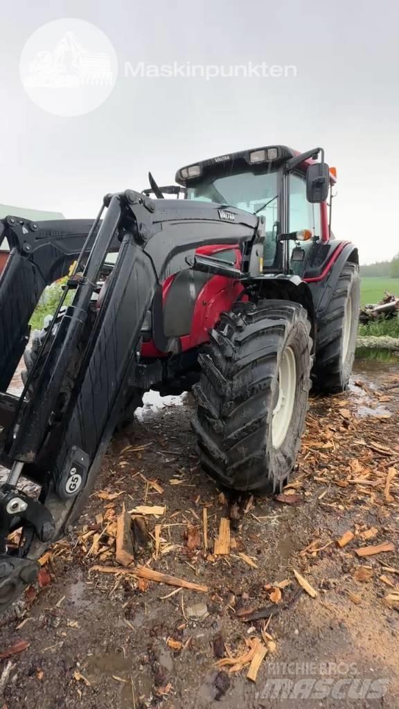 Valtra N 121 Traktori