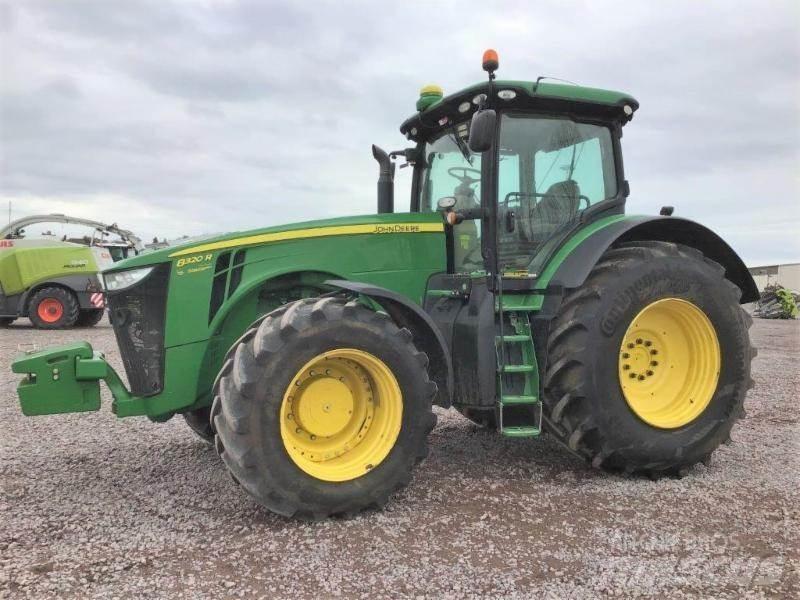 John Deere 8320 R Traktori
