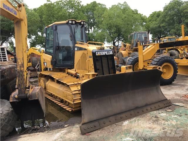 CAT D 5 K Buldožeri gusjeničari