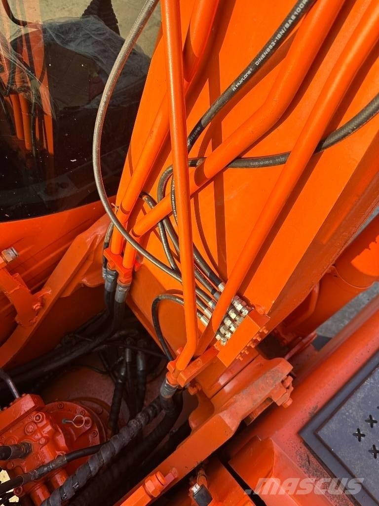 Doosan DX140 Bageri gusjeničari