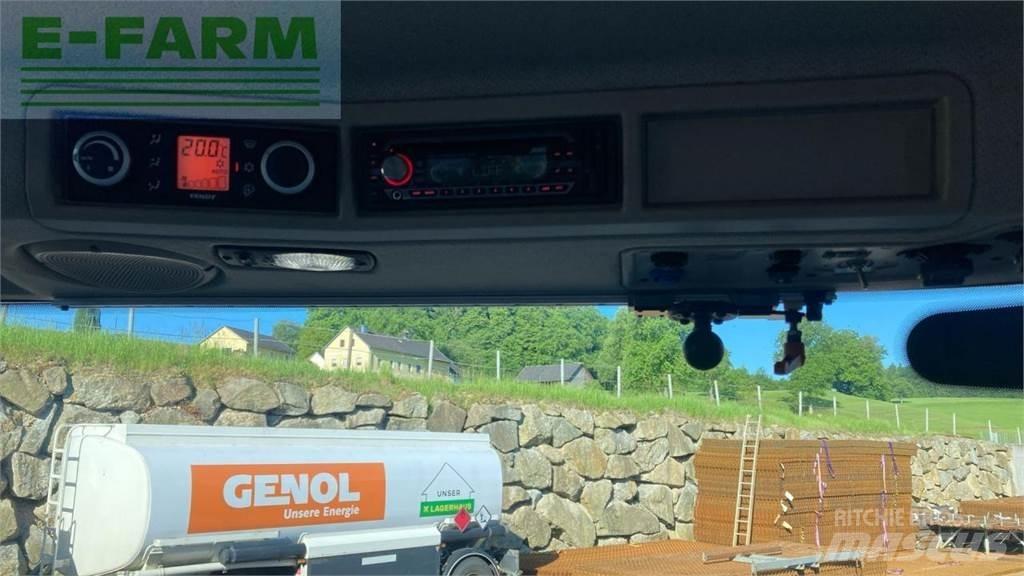 Fendt 513 Vario Traktori