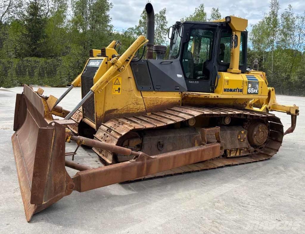 Komatsu D 65 PX-15 Buldožeri gusjeničari