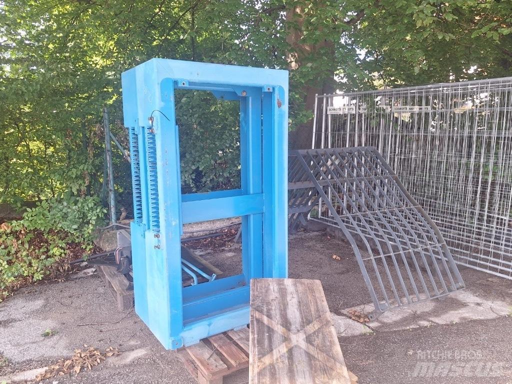 Fuchs MHL 434 Bageri za manipuliranje materijalom / otpadom