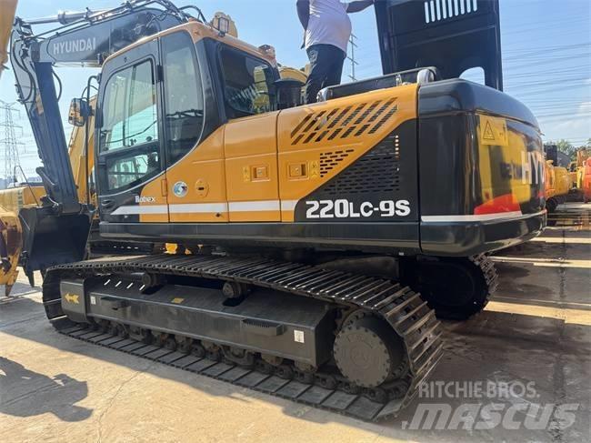 Hyundai Robex 220 LC Bageri gusjeničari