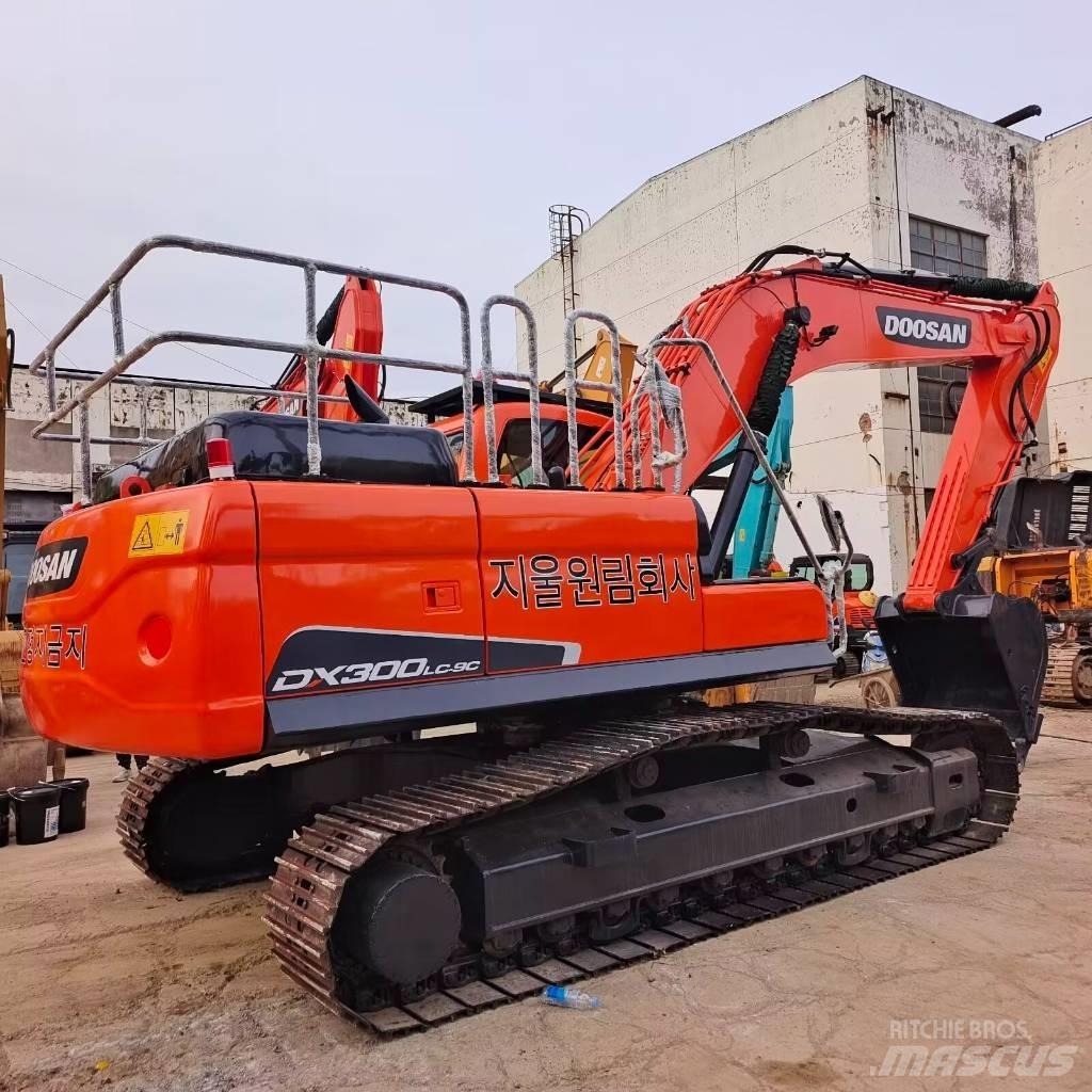 Doosan DX 300 Bageri gusjeničari