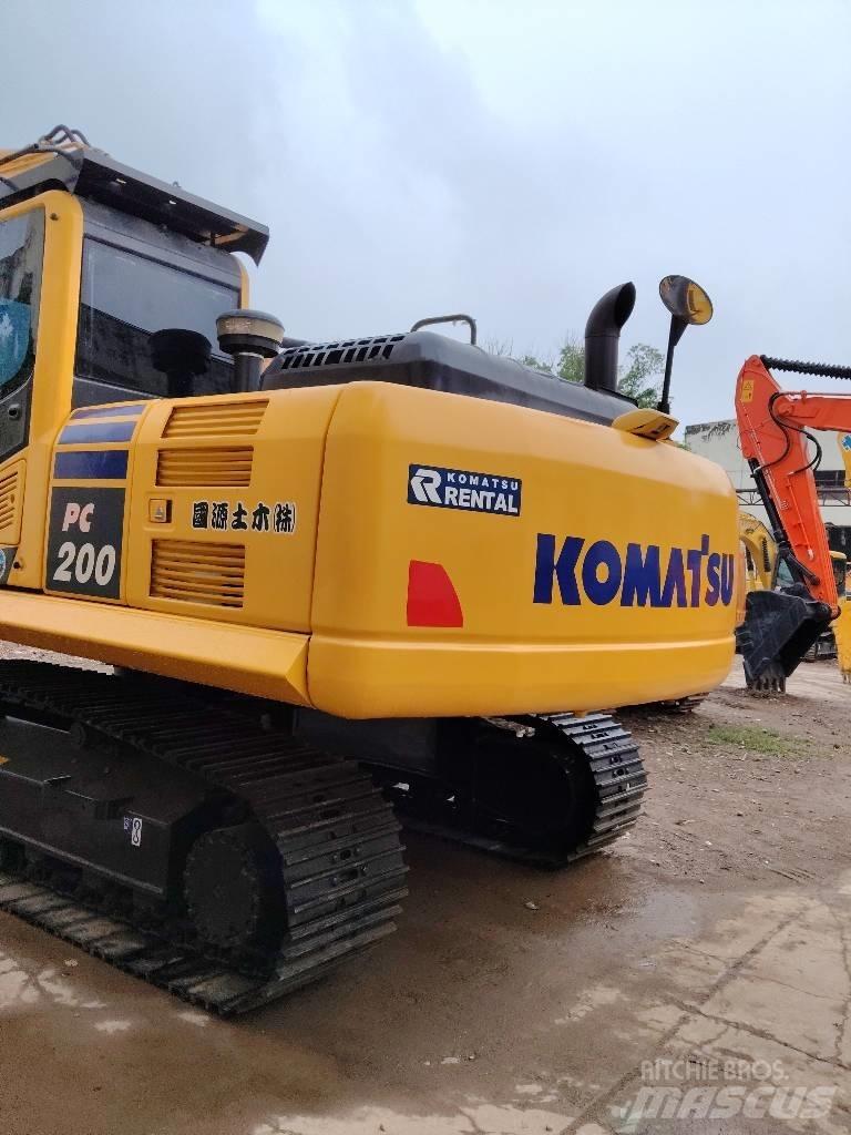 Komatsu PC200-8 Bageri gusjeničari