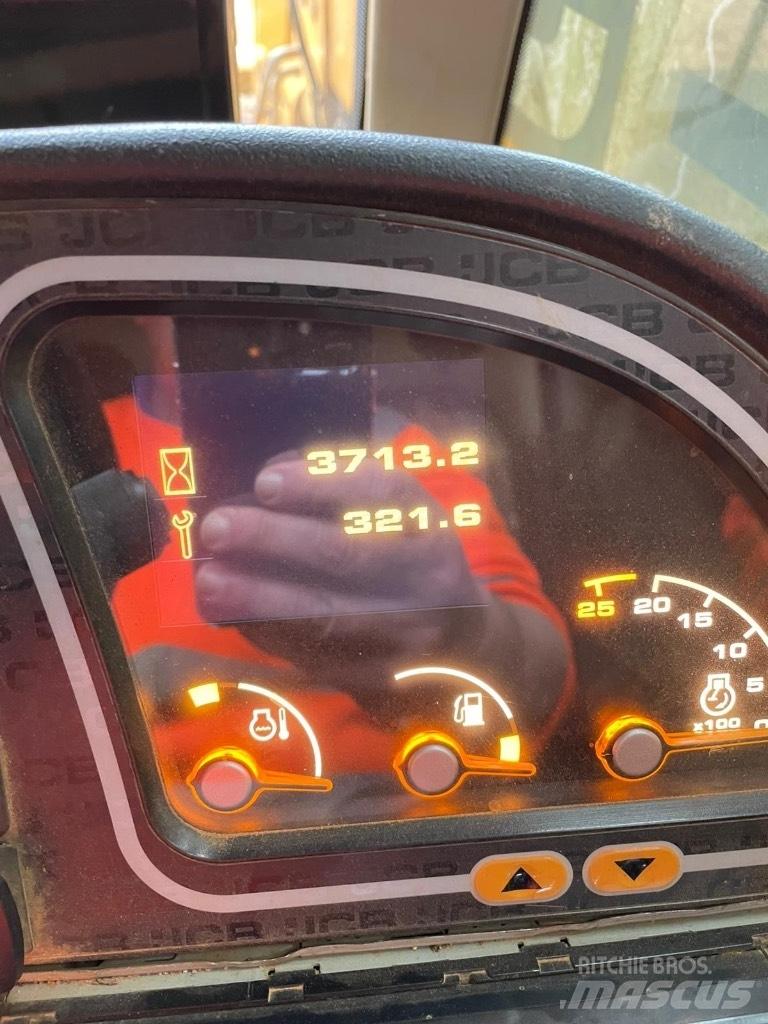 JCB 541-70 Poljoprivredni teleskopski utovarivači