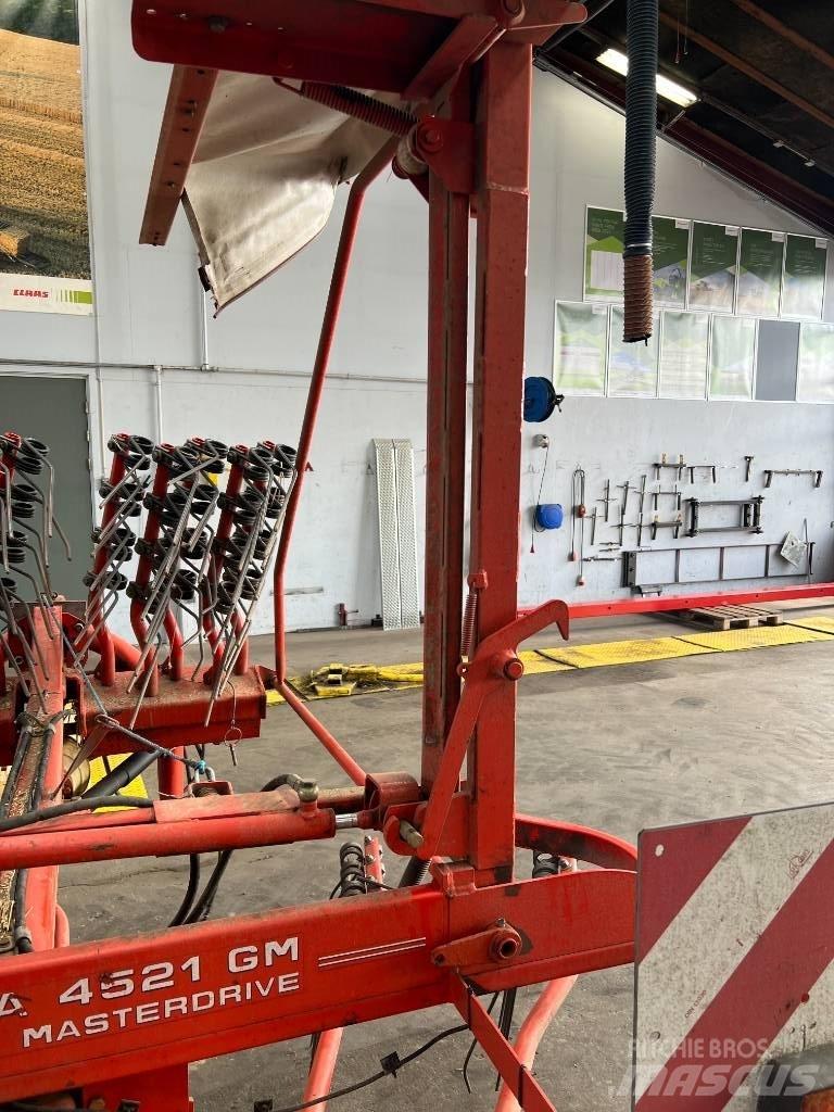 Kuhn GA 4521 Okretači i sakupljači sijena