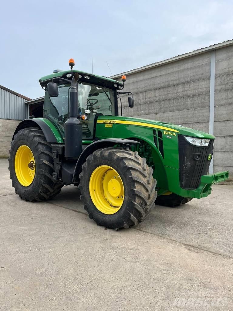 John Deere 8270 R Traktori