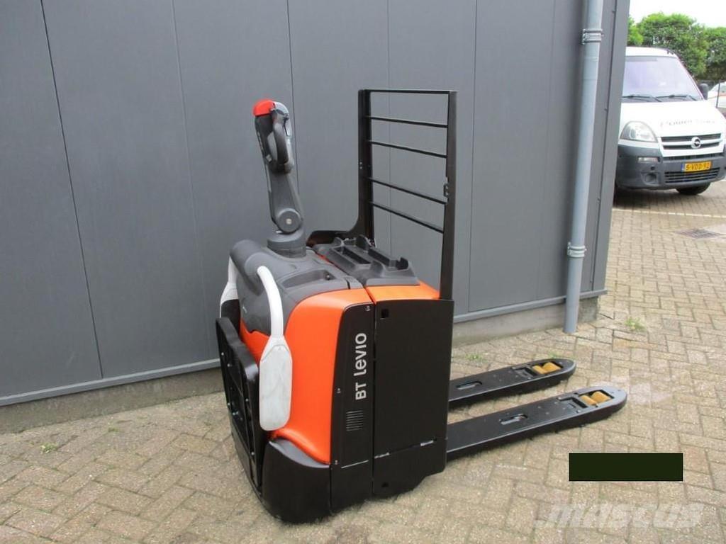 Toyota LPE200 Nisko podizni električni viličar sa platformu