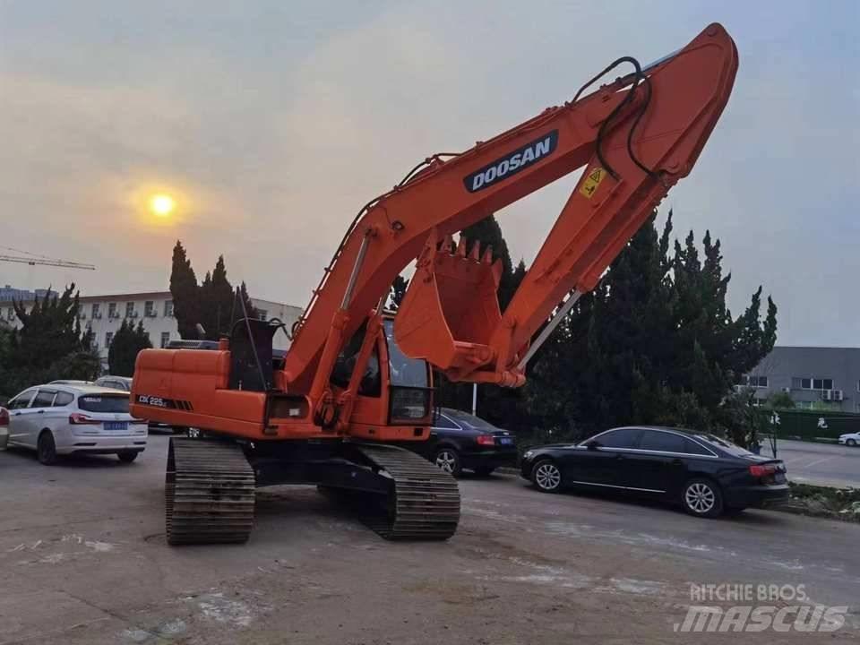 Doosan dx225 Bageri gusjeničari