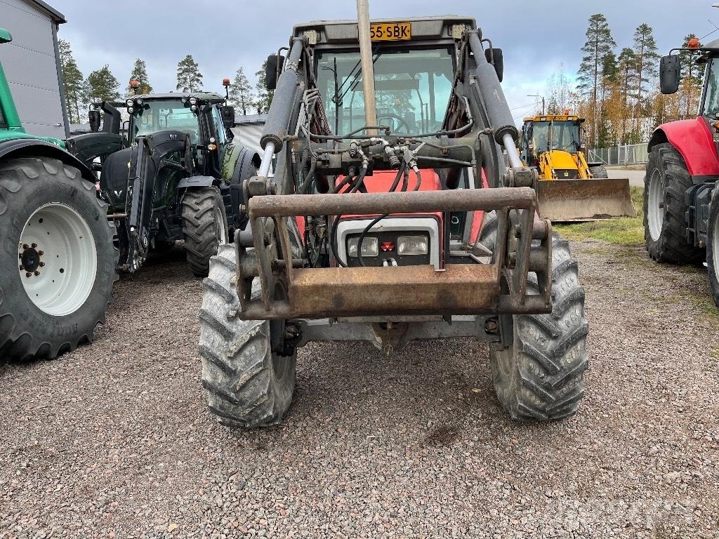 Massey Ferguson 3065 Traktori