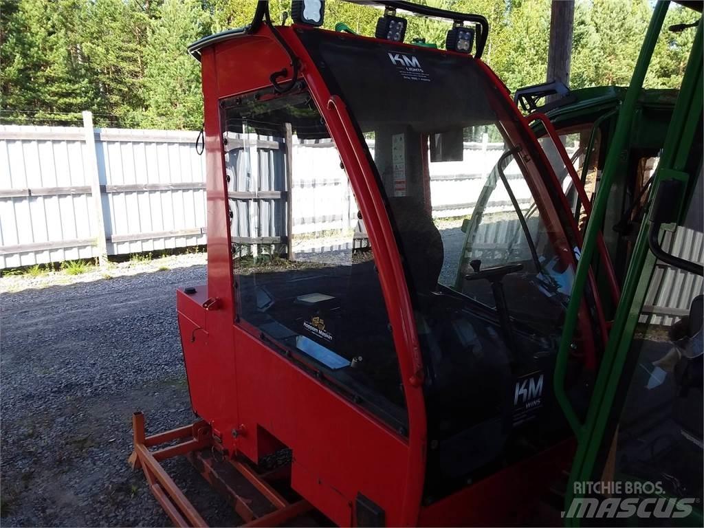 Komatsu 951 Kabine i unutrašnjost