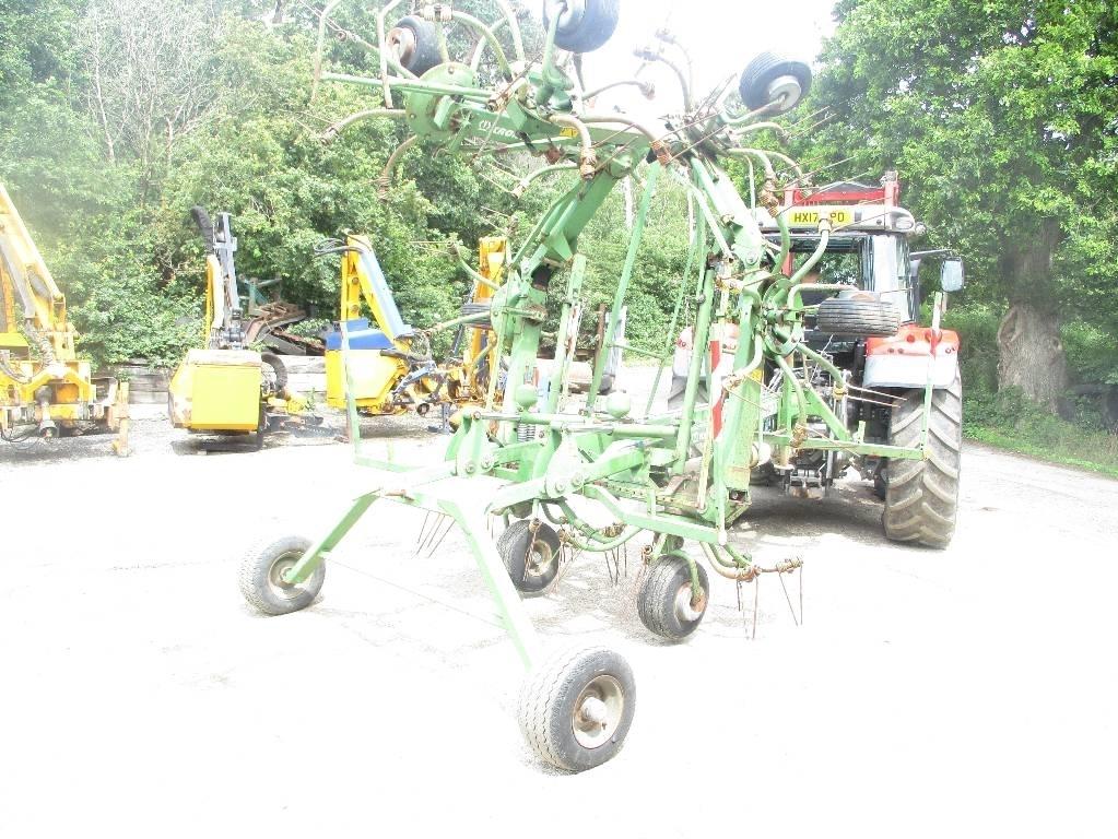 Krone KWT 10.50/8x7 Okretači i sakupljači sijena