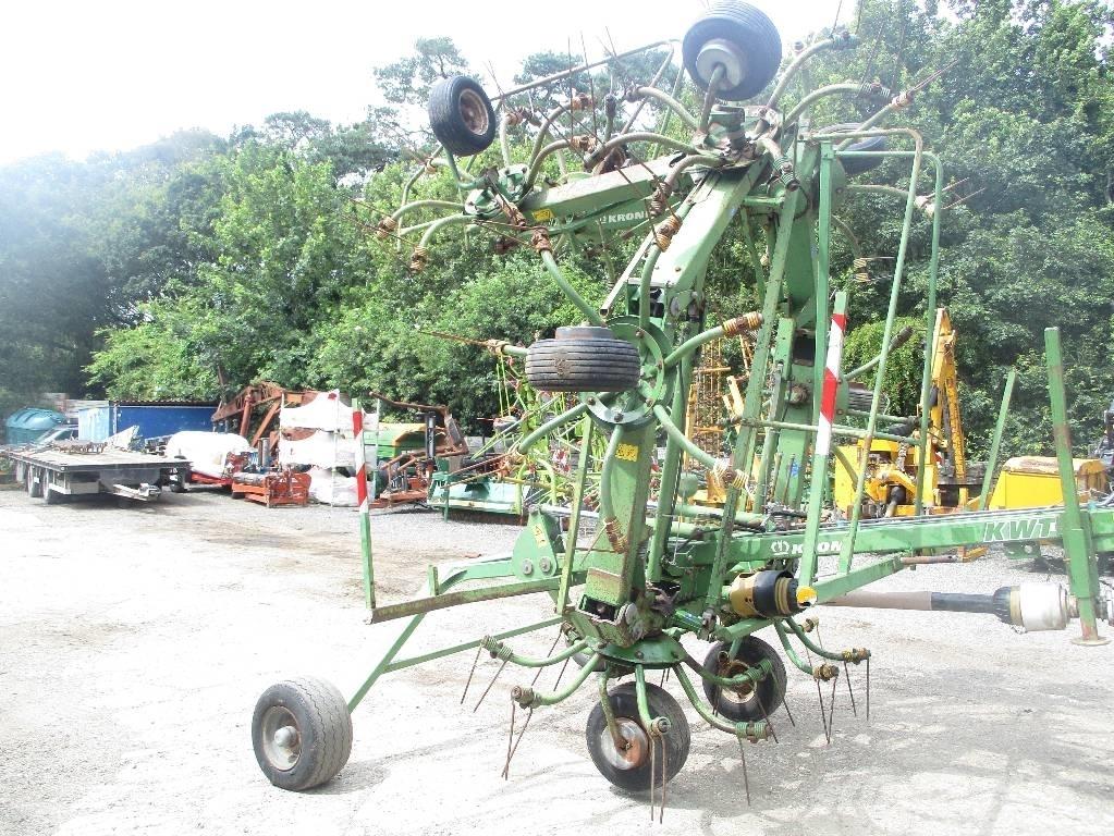 Krone KWT 10.50/8x7 Okretači i sakupljači sijena