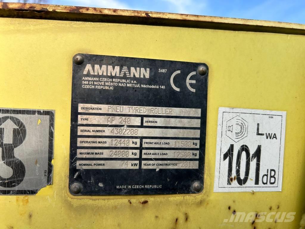 Ammann AP 240 Gumeni valjci na kotačima