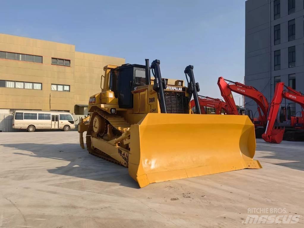 CAT D8R Buldožeri gusjeničari