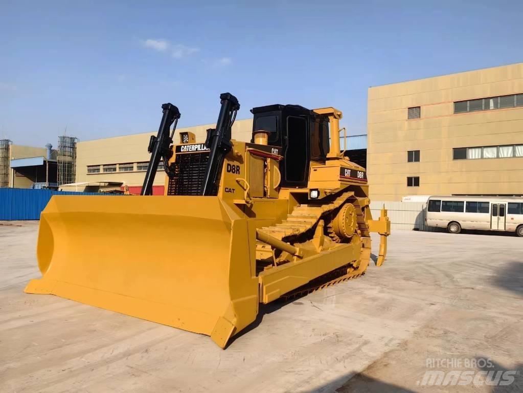 CAT D8R Buldožeri gusjeničari